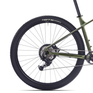 Kalnu velosipēds Rock Machine Blizz 10-29 Gloss Metallic Khaki/Pearl Black (Rata izmērs: 29 Rāmja izmērs: L) Kalnu velosipēds Rock Machine Blizz 10-29 Gloss Metallic Khaki/Pearl Black (Rata izmērs: 29 Rāmja izmērs: L)